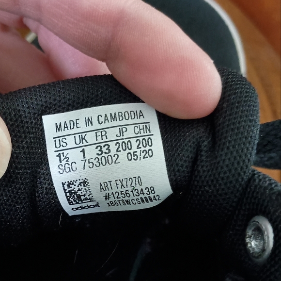 Adidas Kids Black and White Sneakers_1.5 - Picture 6 of 6